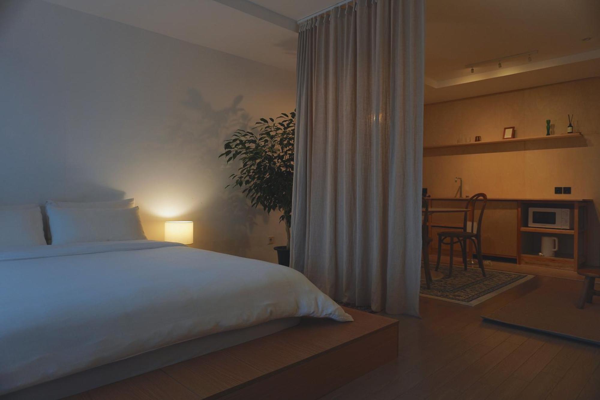 At Corner Resort & Garden 済州市 エクステリア 写真